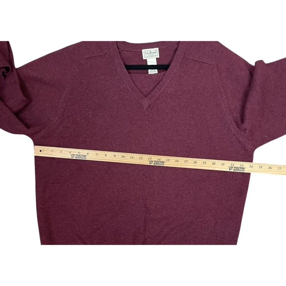 LL Bean Sweater Mens Large Burgandy 100% Lambs Wool V Neck Pullover Outdoor‎